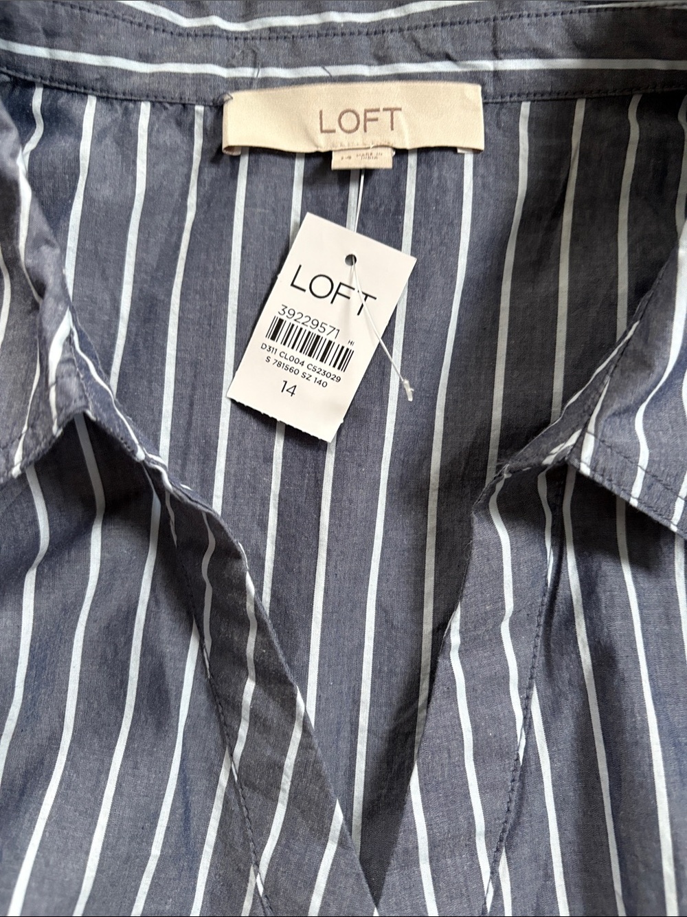 Loft Stripe Shirred blouse top poplin shirt size 14 NWT - Picture 4 of 4